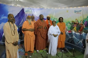 Swami Alakhgiri Ji and Swami Anantanand Ji (1) 